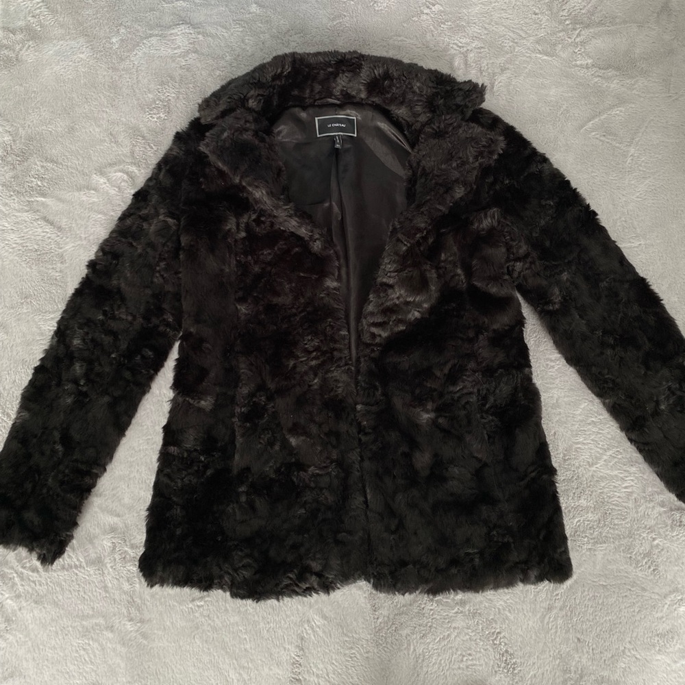 Le chateau faux fur coat